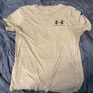 Mens Medium under armor shirt